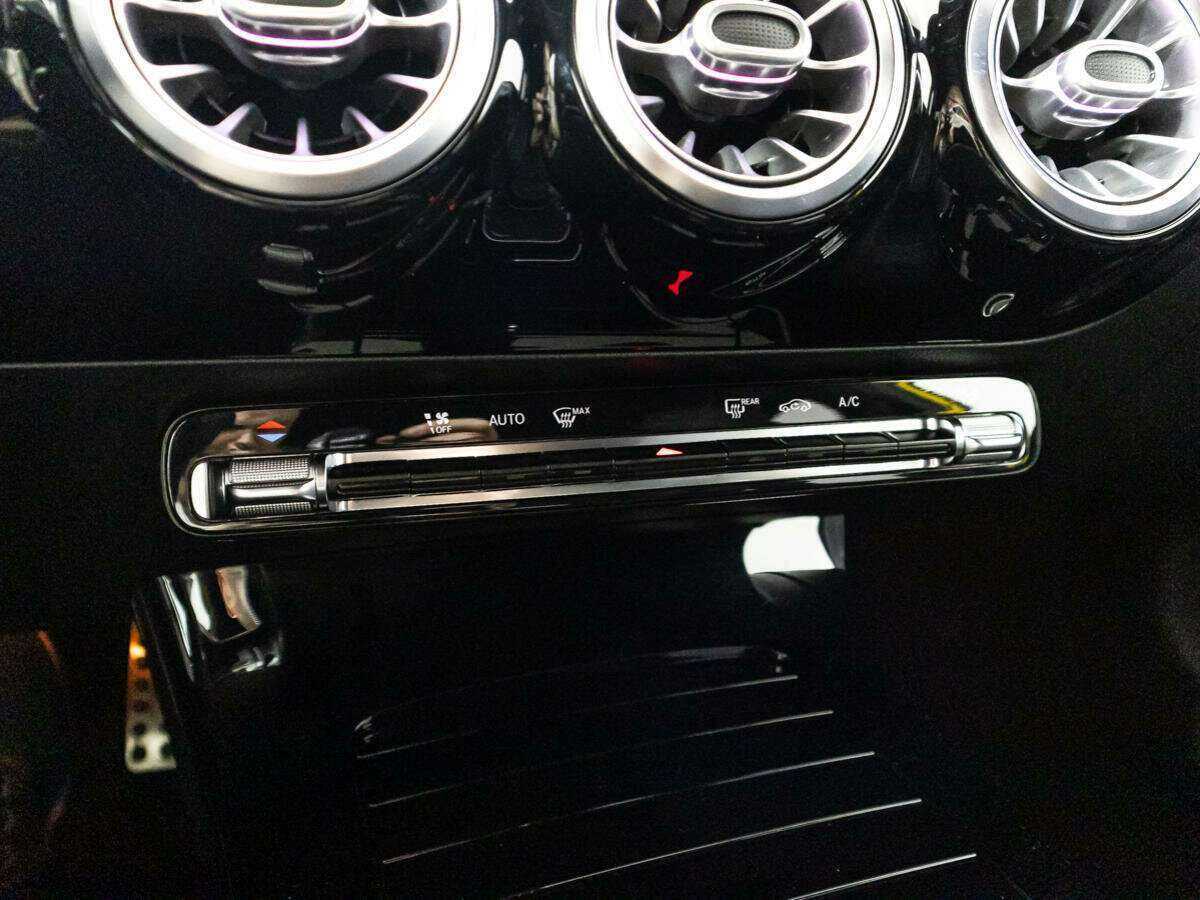 Купить Mercedes-Benz A-Класс 200, 2020, 18 125 км, фото №16