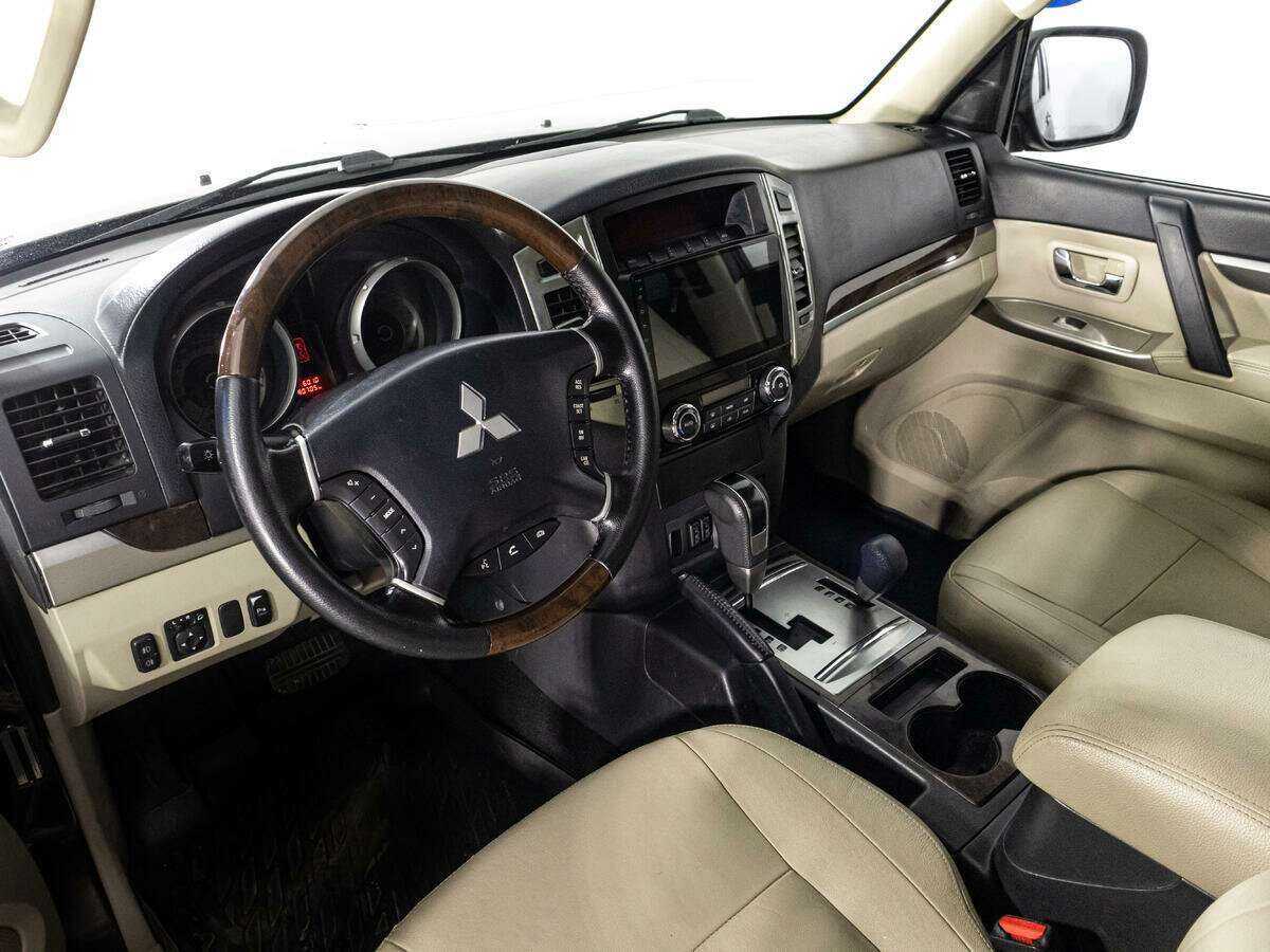 Купить Mitsubishi Pajero, 2017, 80 703 км, фото №9
