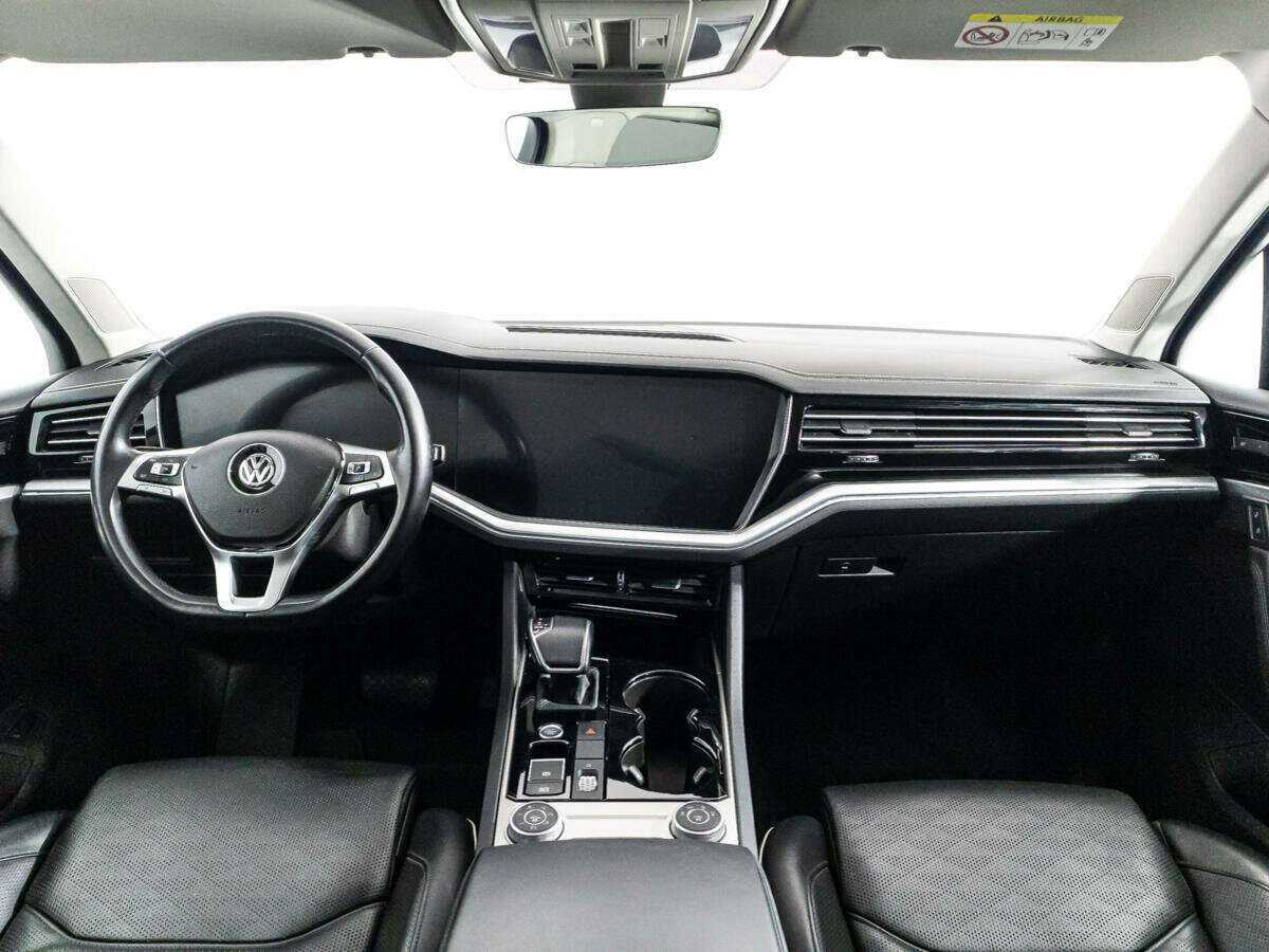 Купить Volkswagen Touareg, 2018, 180 315 км, фото №13