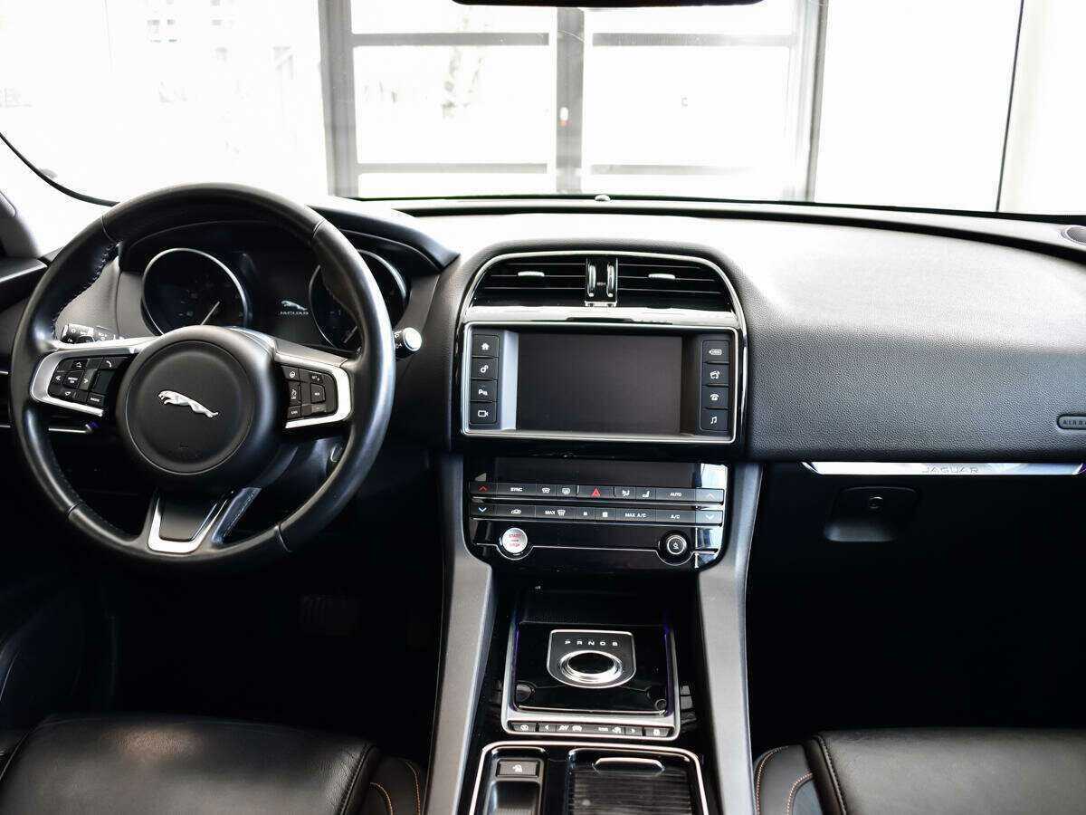 Купить Jaguar F-Pace, 2017, 105 038 км, фото №11