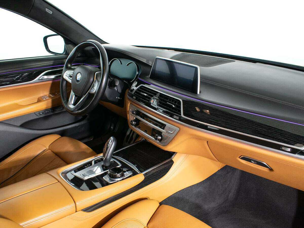 Купить BMW 7 серии 740i, 2018, 45 000 км, фото №9