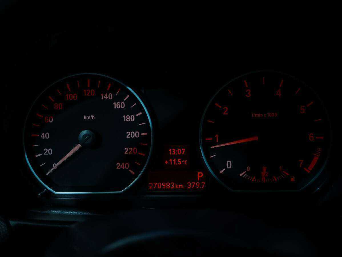 Купить BMW 1 серии 118i, 2008, 270 983 км, фото №15