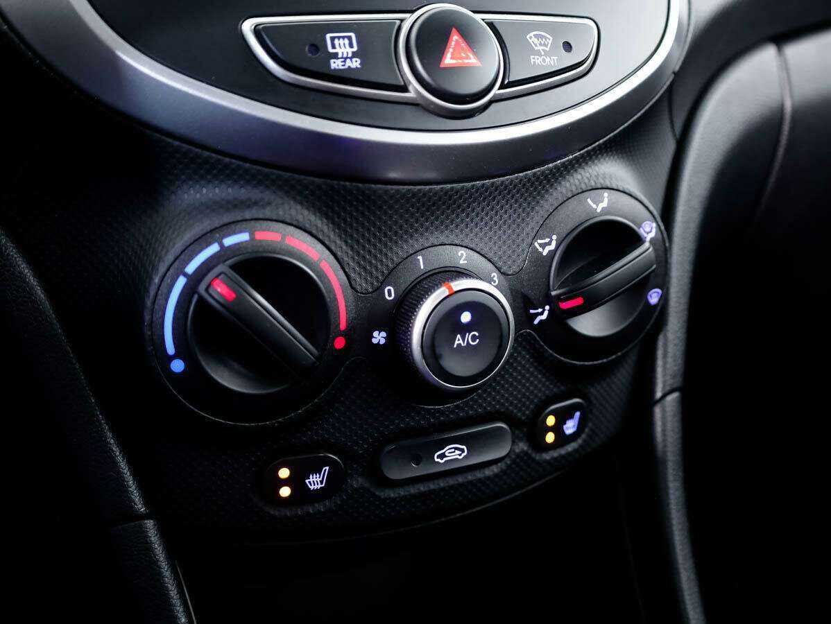 Купить Hyundai Solaris, 2015, 84 753 км, фото №16