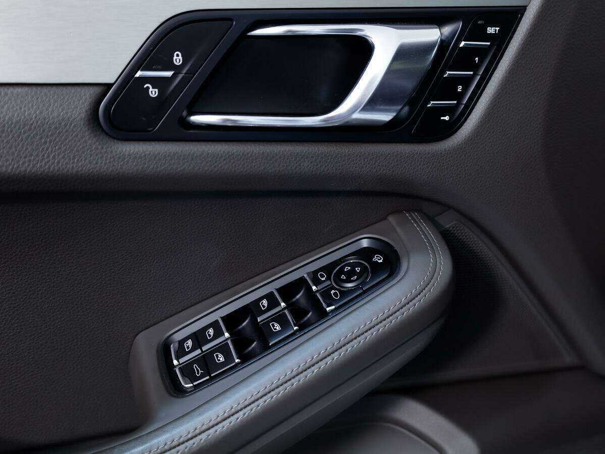 Купить Porsche Macan Turbo, 2015, 73 824 км, фото №16