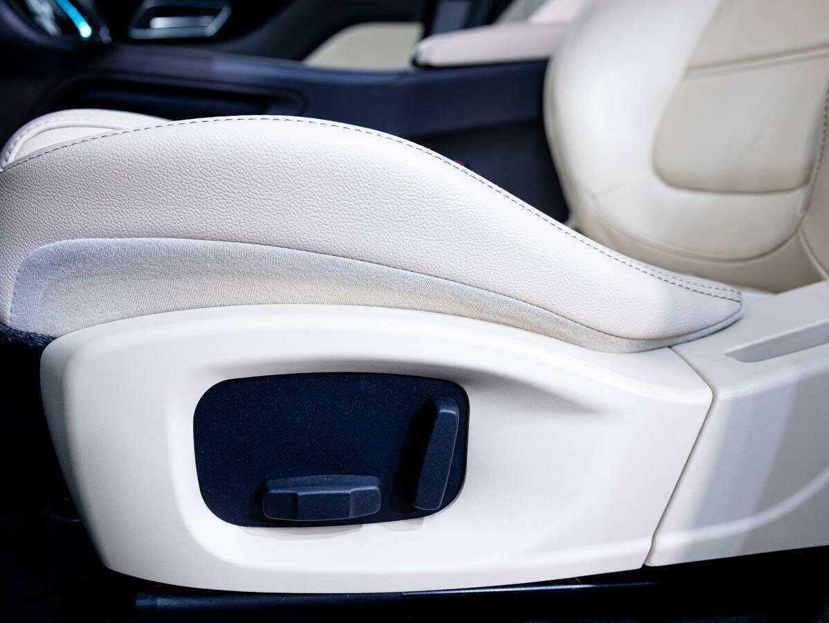 Купить Jaguar F-Pace, 2016, 83 850 км, фото №16