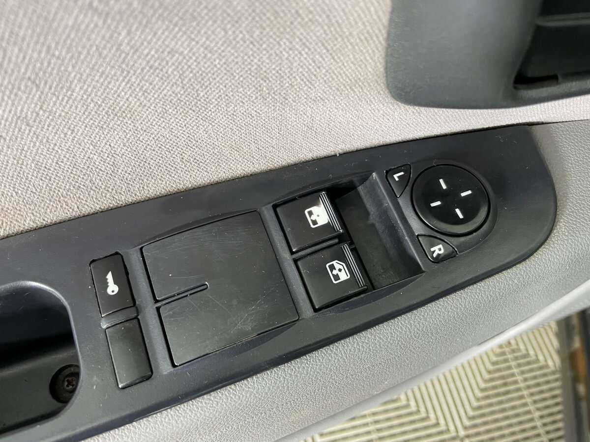 Купить Lada (ВАЗ) Priora, 2008, 215 629 км, фото №16