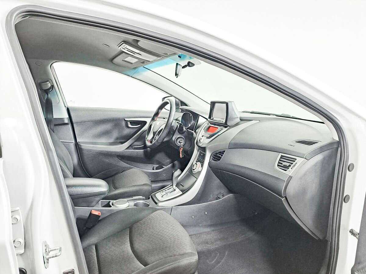 Купить Hyundai Avante, 2011, 171 000 км, фото №7