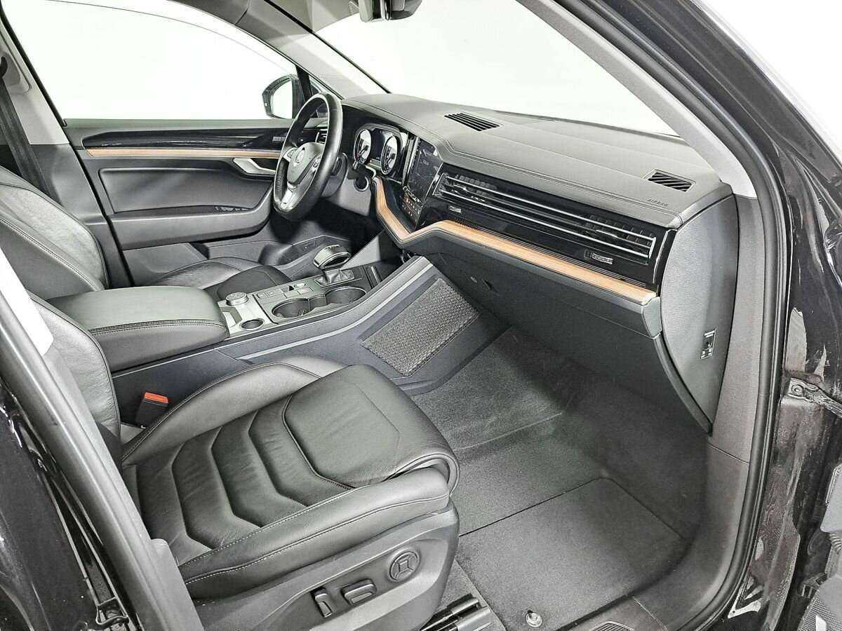 Купить Volkswagen Touareg, 2018, 185 018 км, фото №9