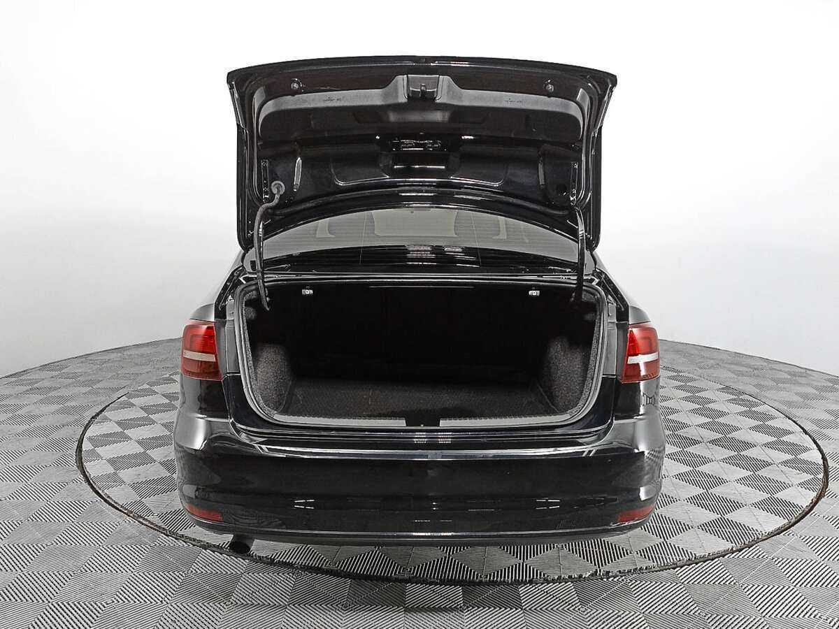 Купить Volkswagen Jetta, 2018, 122 680 км, фото №9