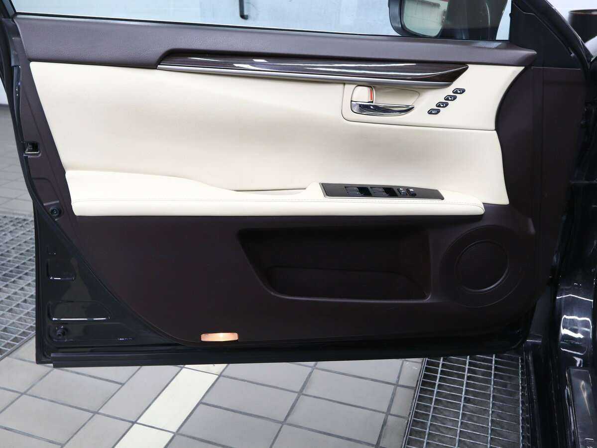 Купить Lexus ES 250, 2016, 146 000 км, фото №5