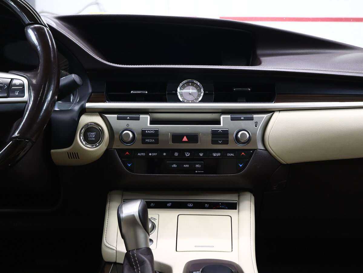 Купить Lexus ES 250, 2016, 146 000 км, фото №19