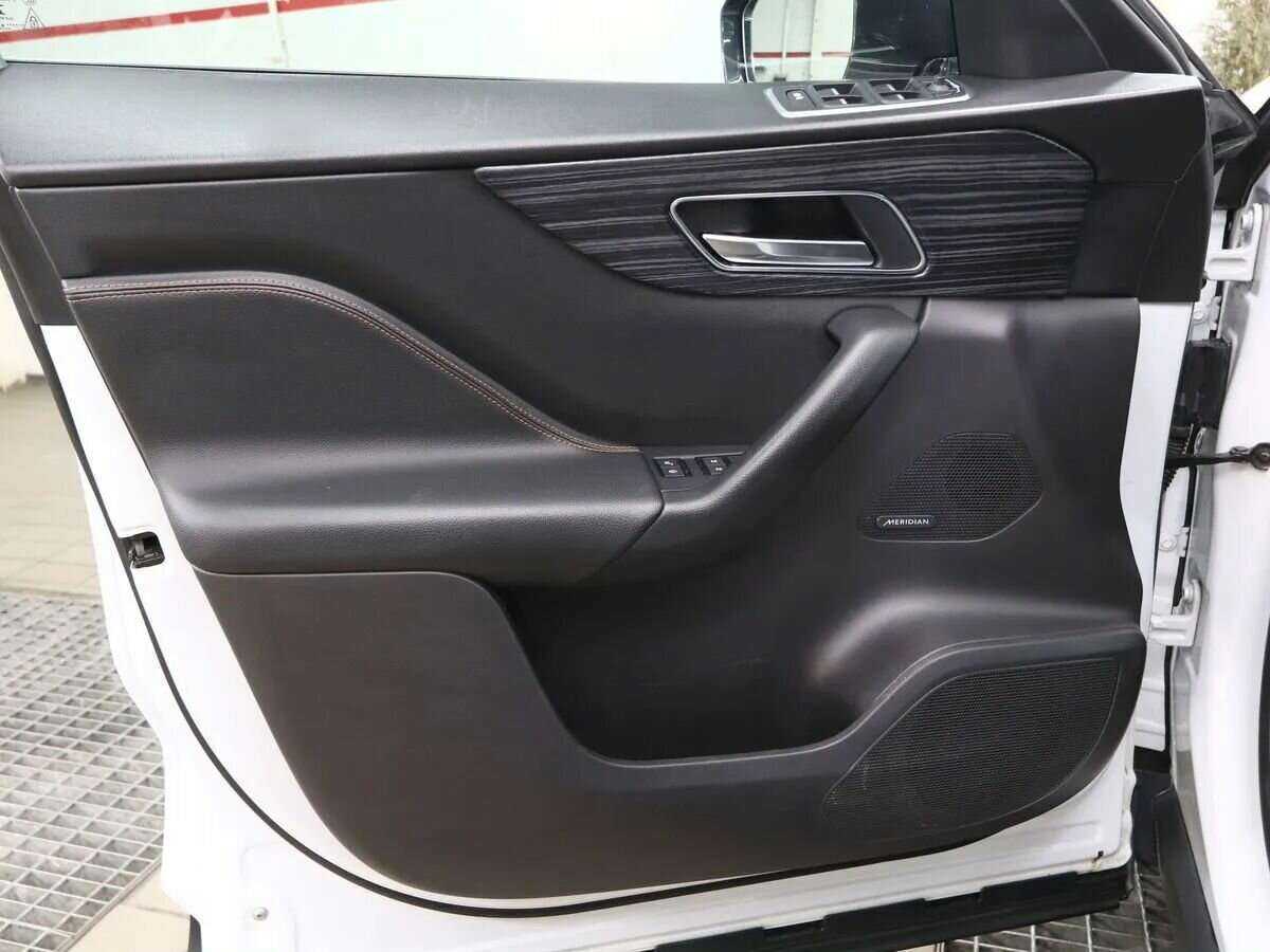 Купить Jaguar F-Pace, 2016, 151 000 км, фото №10