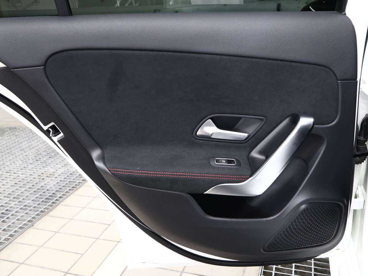 Купить Mercedes-Benz A-Класс 200, 2019, 21 000 км, фото №11
