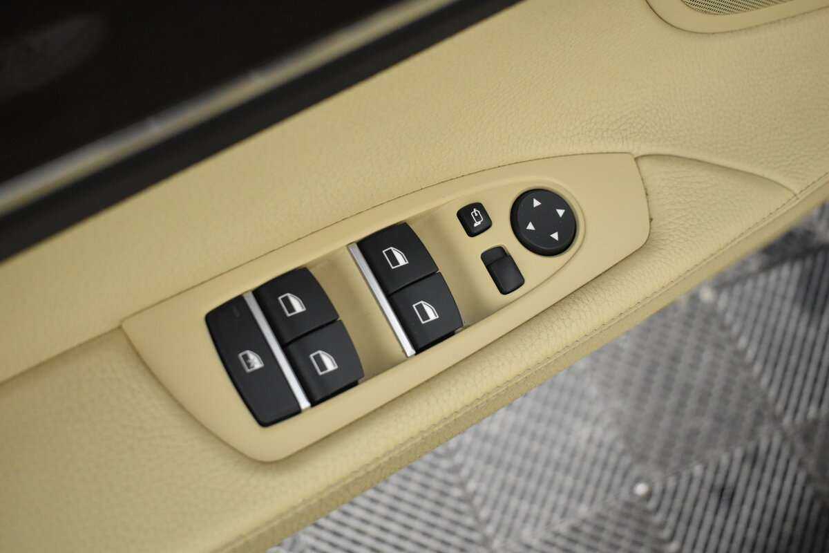 Купить BMW 7 серии 750i xDrive, 2012, 140 000 км, фото №6