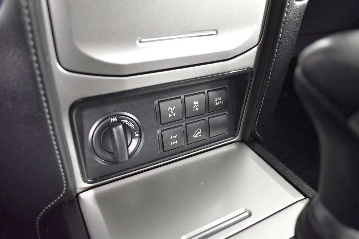 Купить Toyota Land Cruiser Prado, 2021, 63 160 км, фото №19