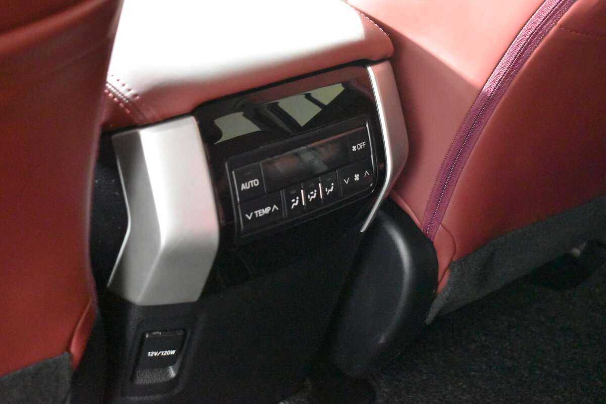 Купить Toyota Land Cruiser Prado, 2018, 93 000 км, фото №8