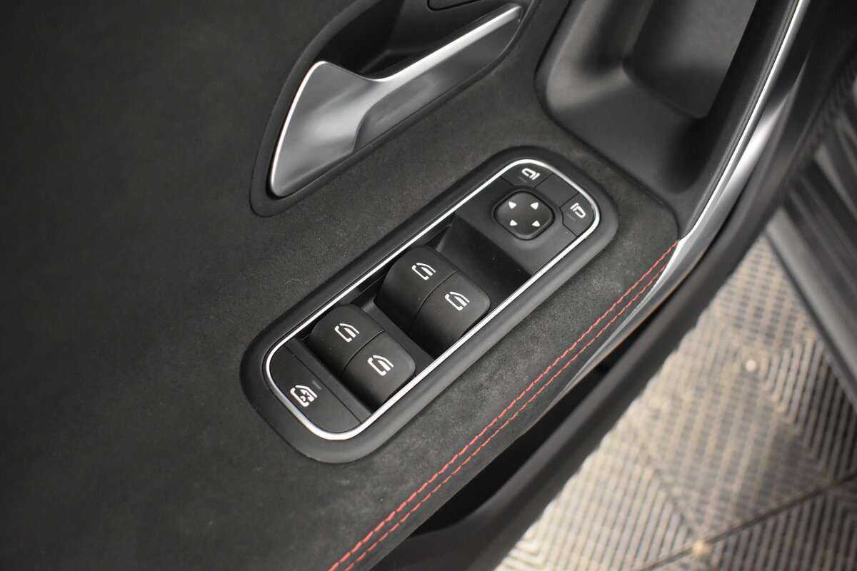 Купить Mercedes-Benz A-Класс 200, 2018, 77 800 км, фото №8