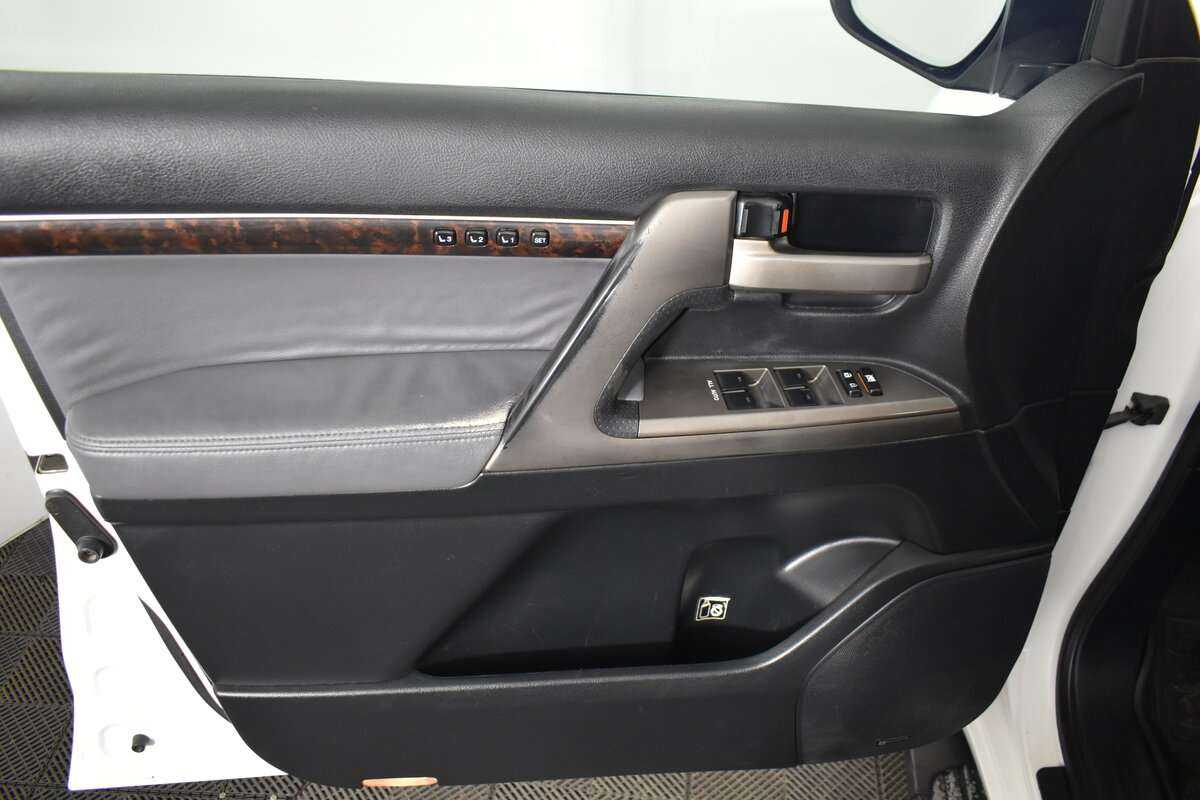 Купить Toyota Land Cruiser, 2010, 277 000 км, фото №17