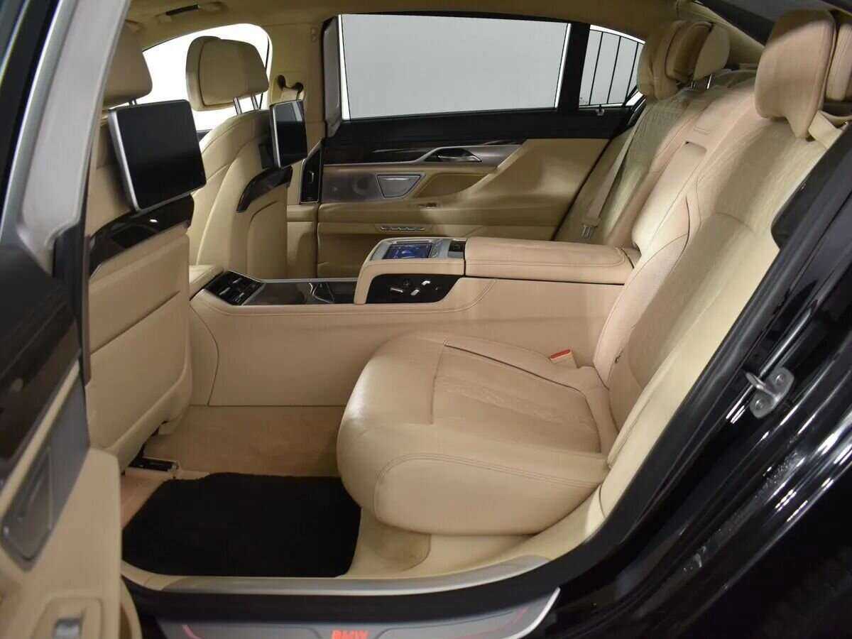 Купить BMW 7 серии 750i xDrive, 2017, 111 146 км, фото №29