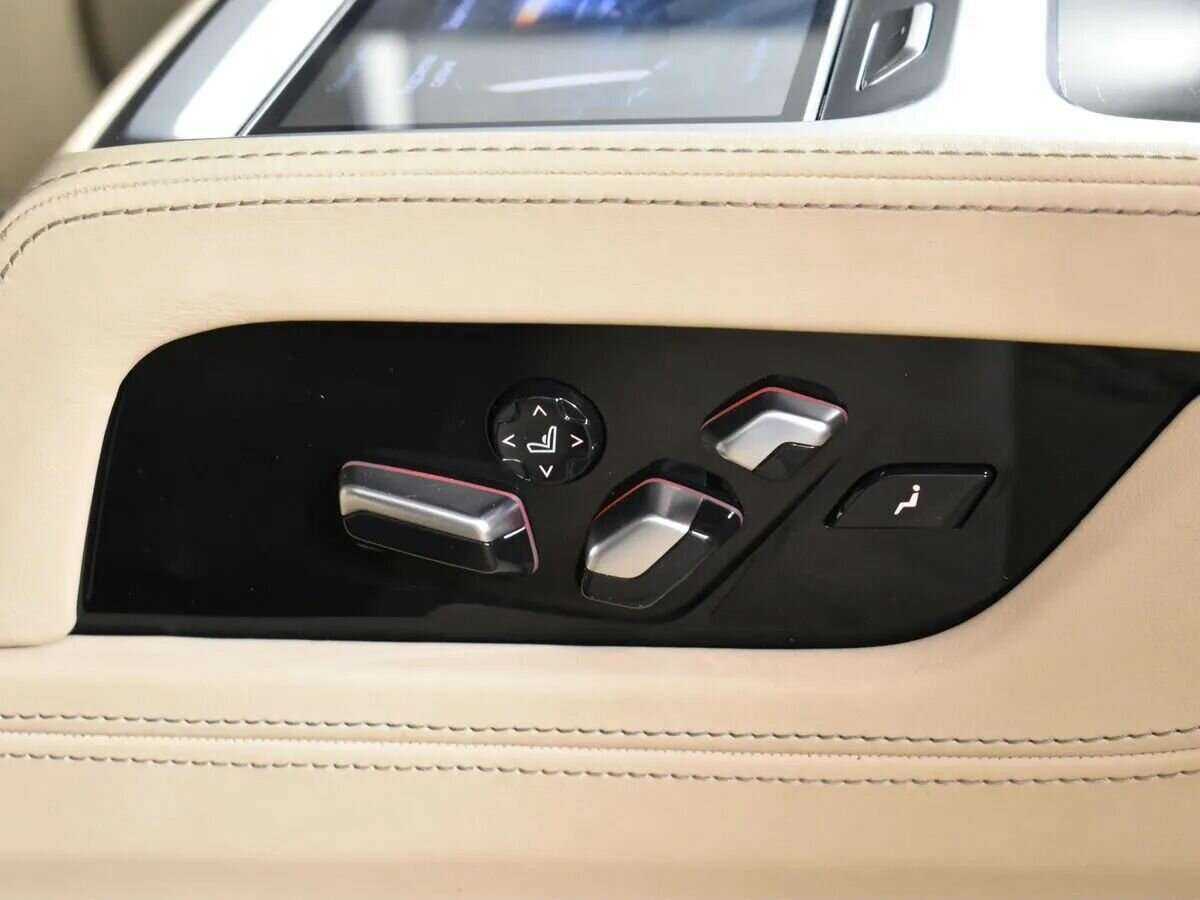 Купить BMW 7 серии 750i xDrive, 2017, 111 146 км, фото №30