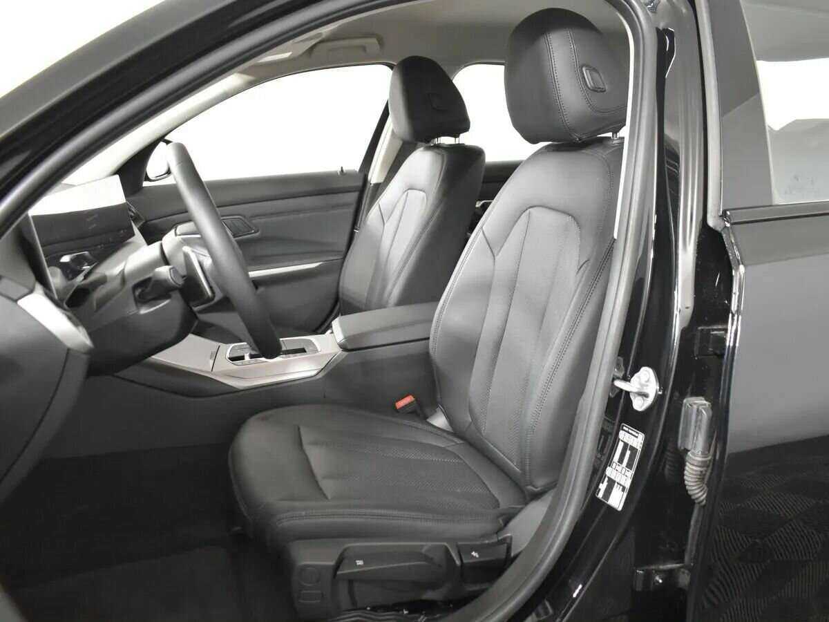 Купить BMW 3 серии 318i, 2023, 100 км, фото №10