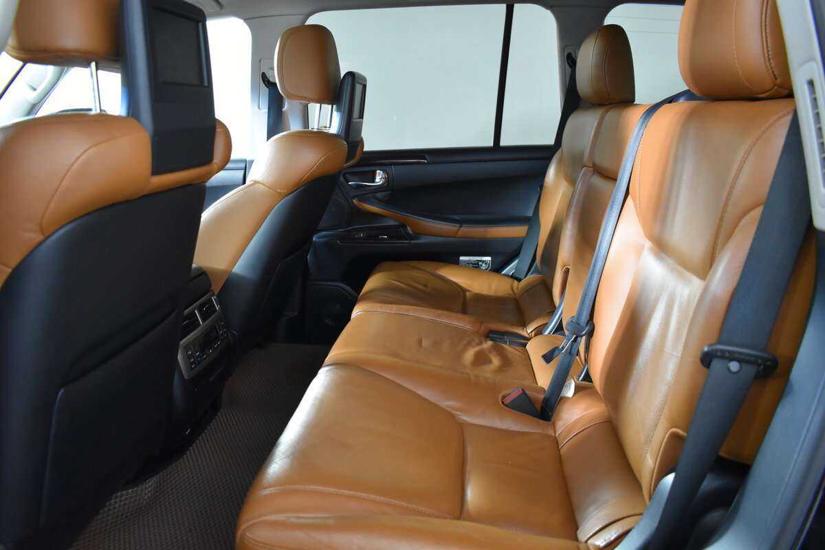Купить Lexus LX 570, 2013, 140 697 км, фото №6