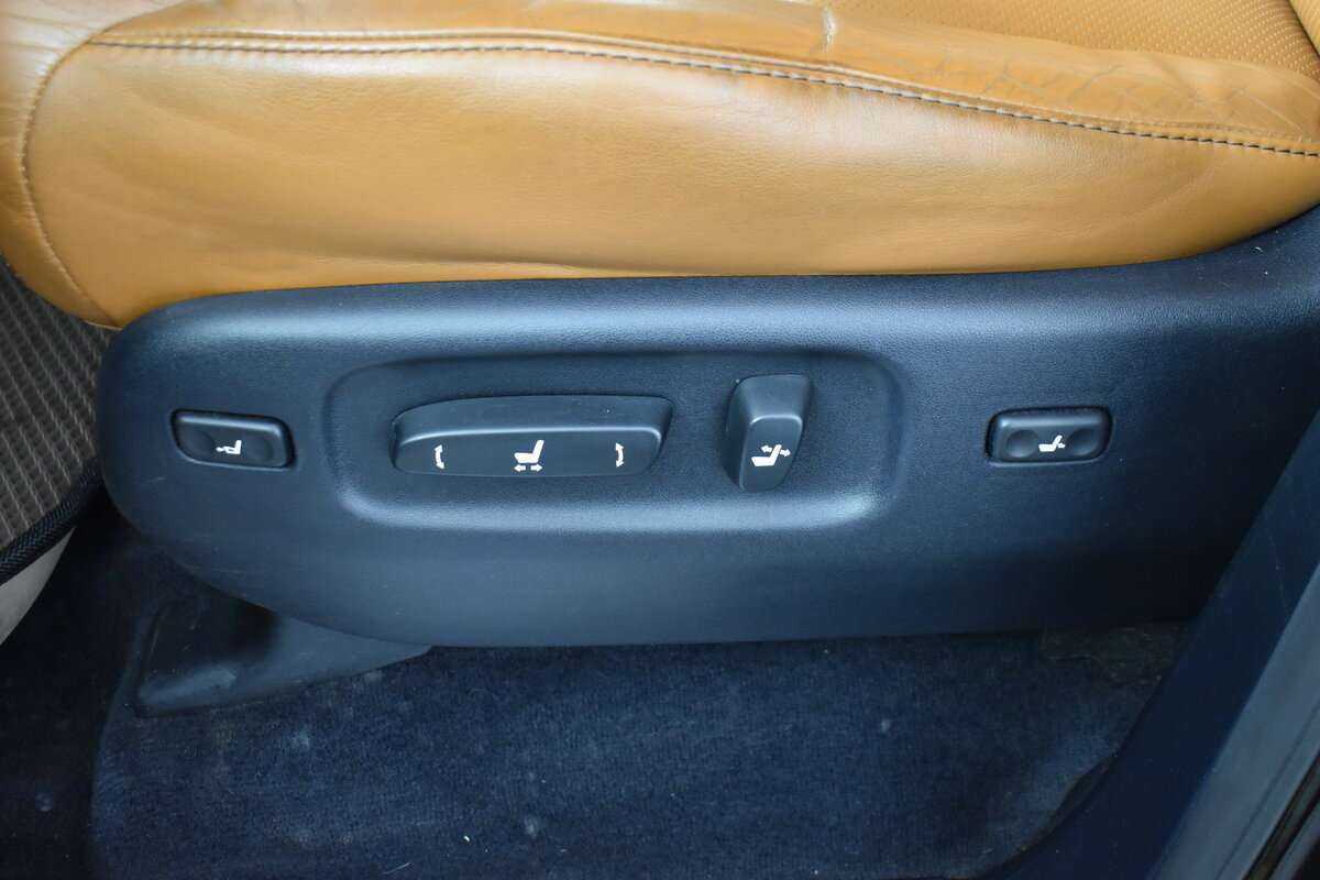 Купить Lexus LX 570, 2013, 140 697 км, фото №11