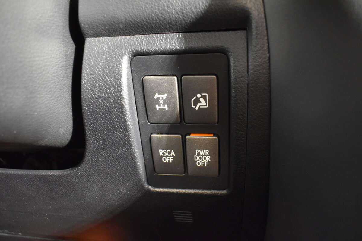 Купить Lexus LX 570, 2013, 140 697 км, фото №16