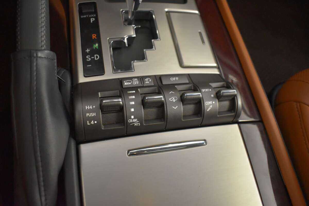 Купить Lexus LX 570, 2013, 140 697 км, фото №18