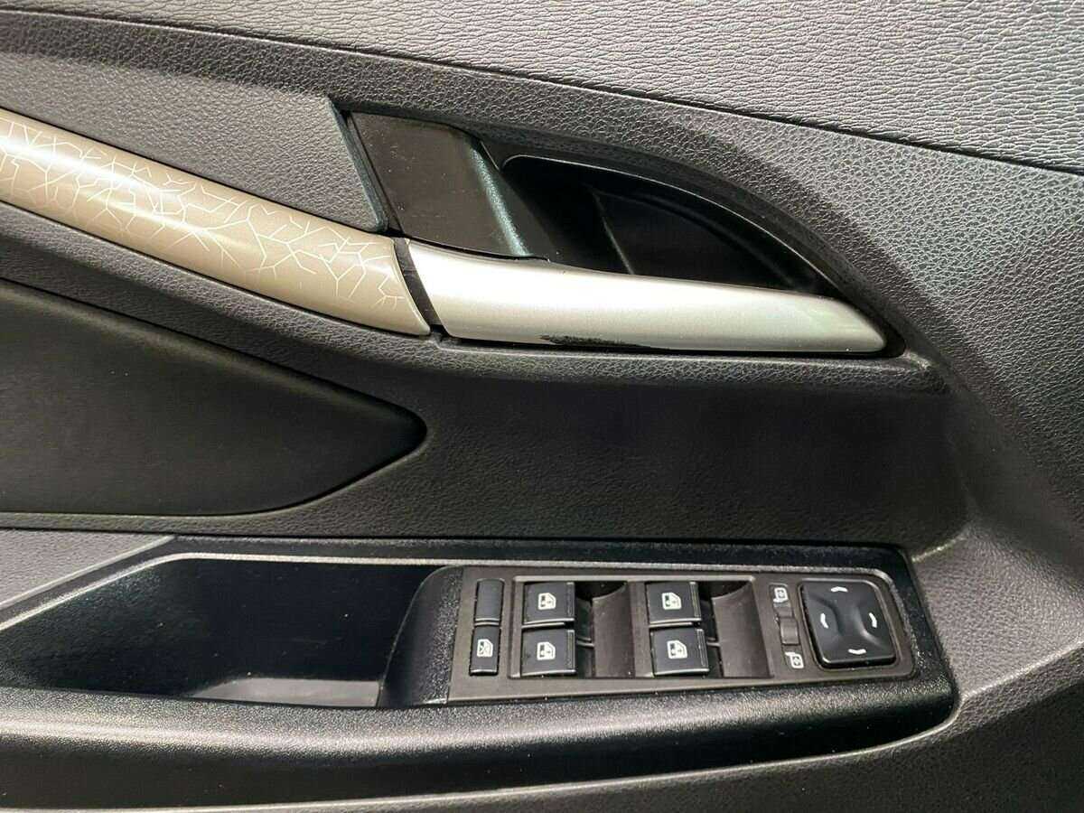 Купить Lada (ВАЗ) Vesta SW, 2019, 66 861 км, фото №16