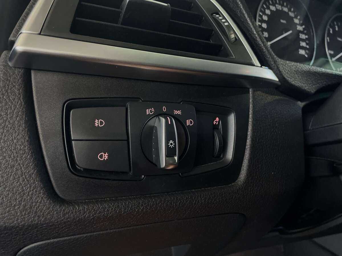 Купить BMW 3 серии 320i xDrive, 2018, 129 300 км, фото №16