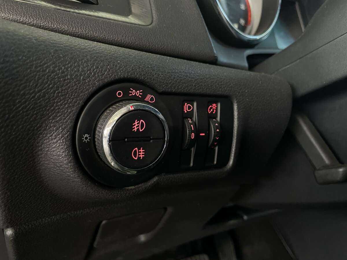 Купить Opel Astra, 2011, 171 300 км, фото №13