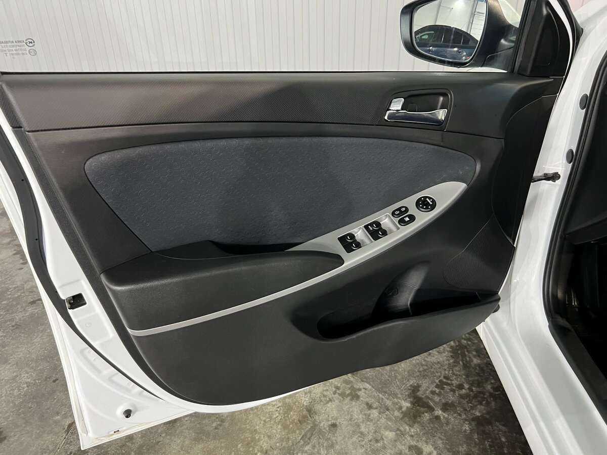 Купить Hyundai Solaris, 2014, 65 000 км, фото №9