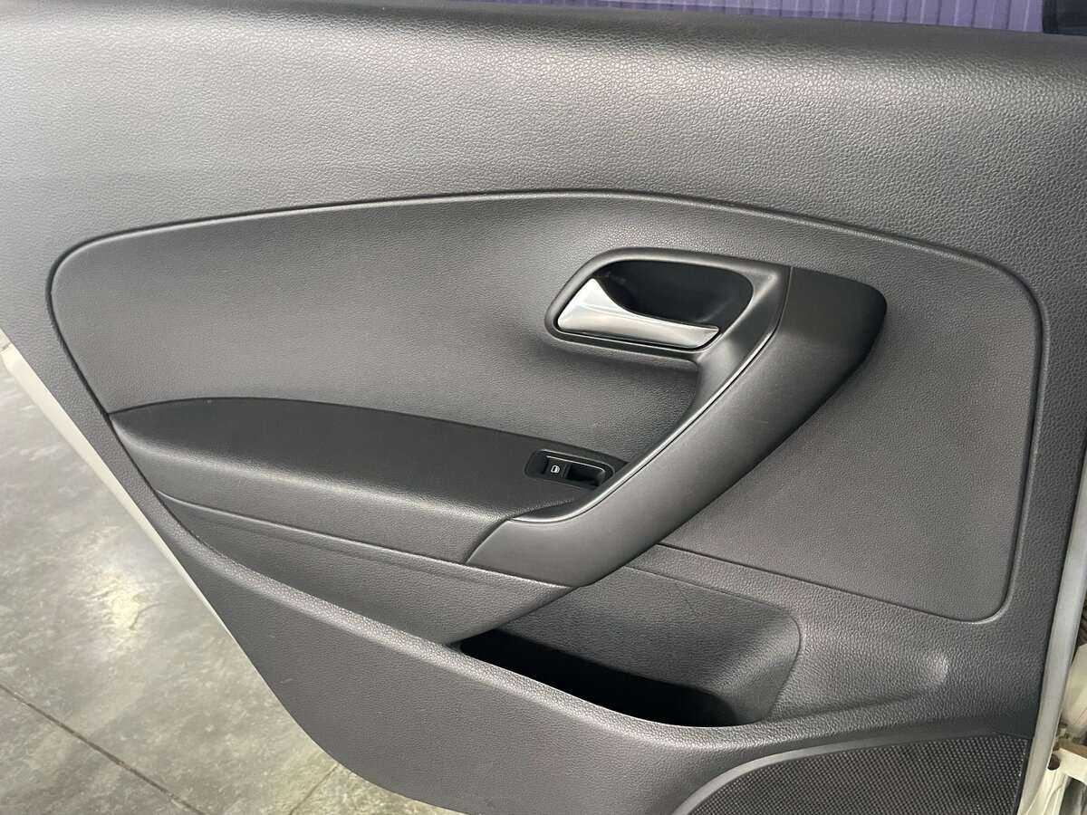 Купить Volkswagen Polo, 2011, 203 000 км, фото №17