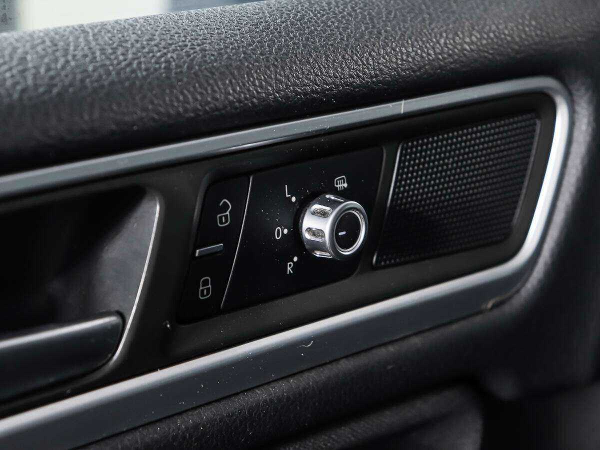 Купить Volkswagen Touareg, 2013, 321 298 км, фото №18