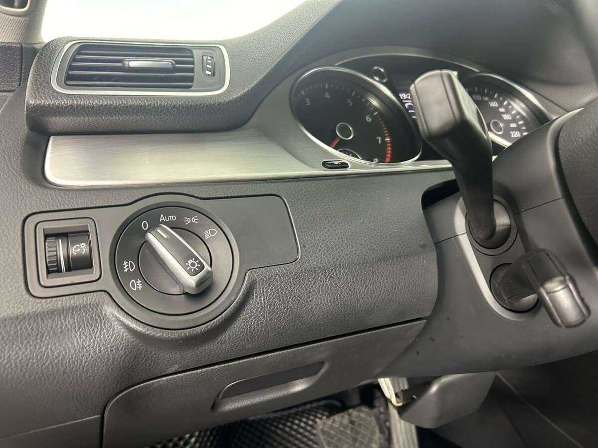 Купить Volkswagen Passat, 2011, 193 637 км, фото №9