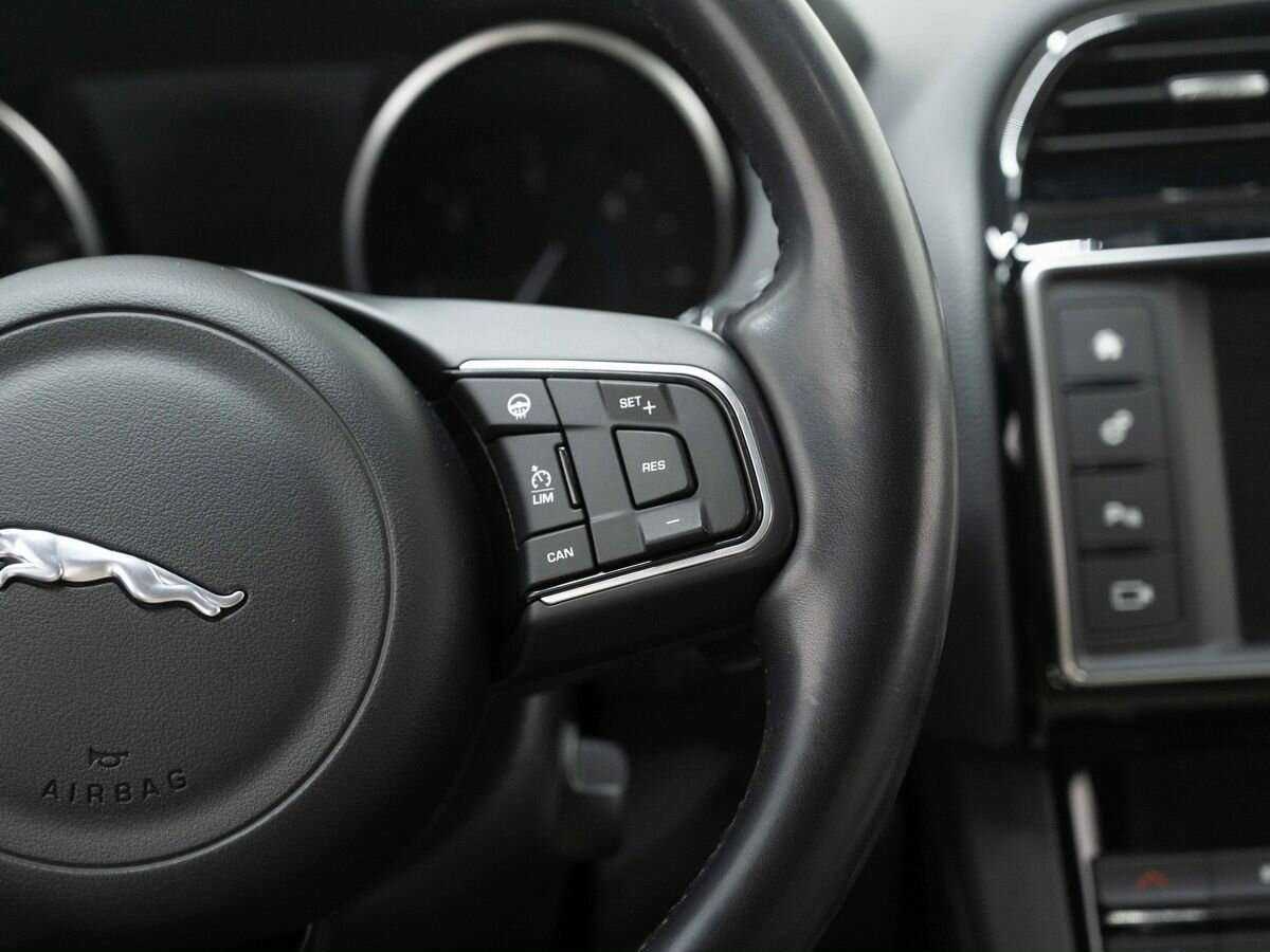 Купить Jaguar F-Pace, 2017, 94 000 км, фото №13