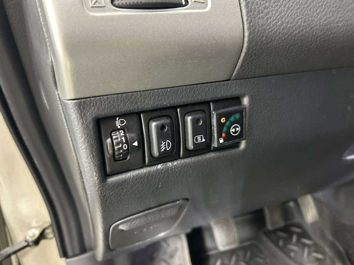 Купить Suzuki Liana, 2004, 191 000 км, фото №9