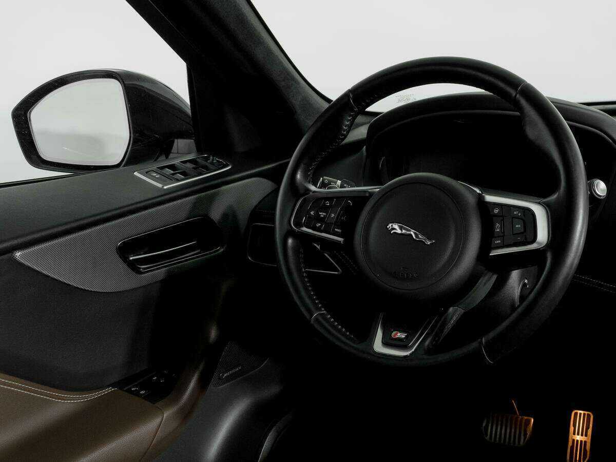 Купить Jaguar F-Pace, 2016, 68 780 км, фото №15