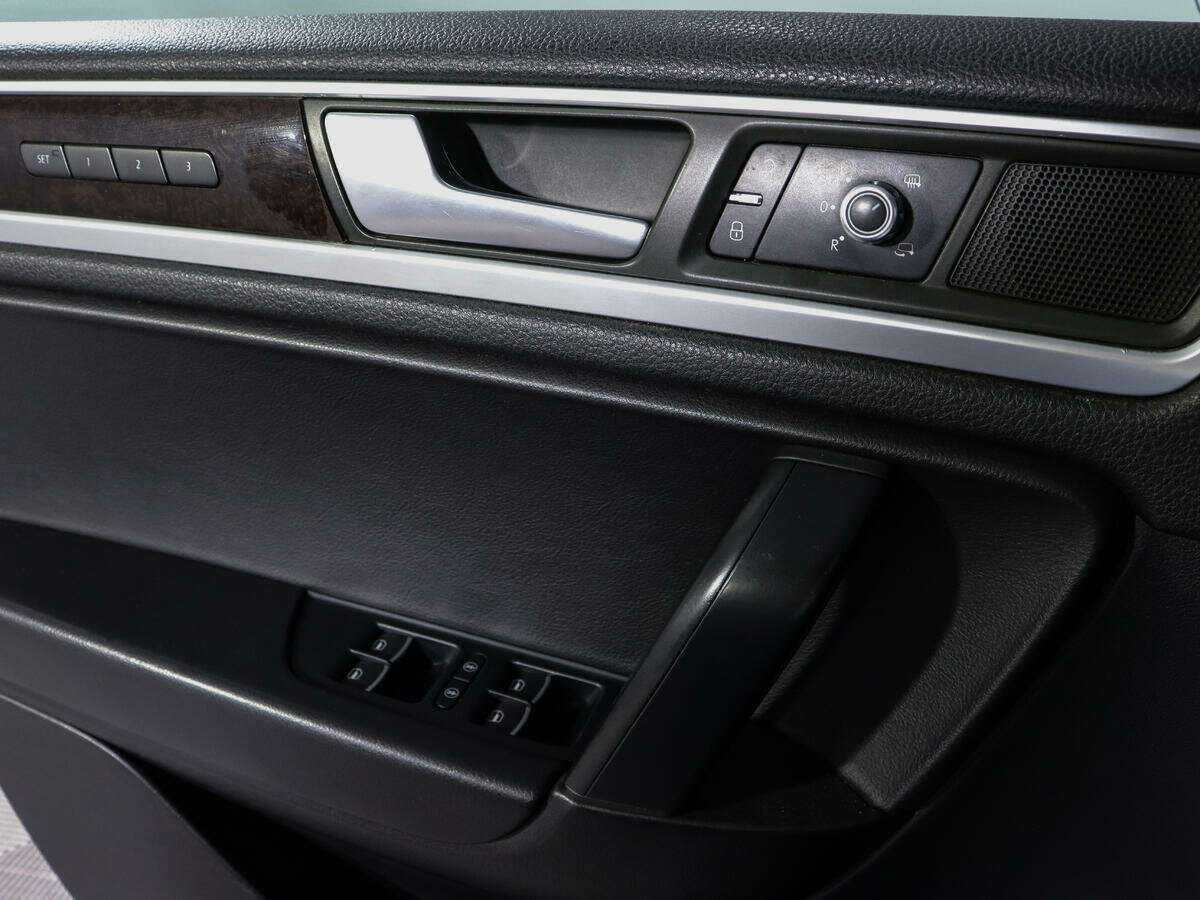 Купить Volkswagen Touareg, 2012, 200 985 км, фото №19
