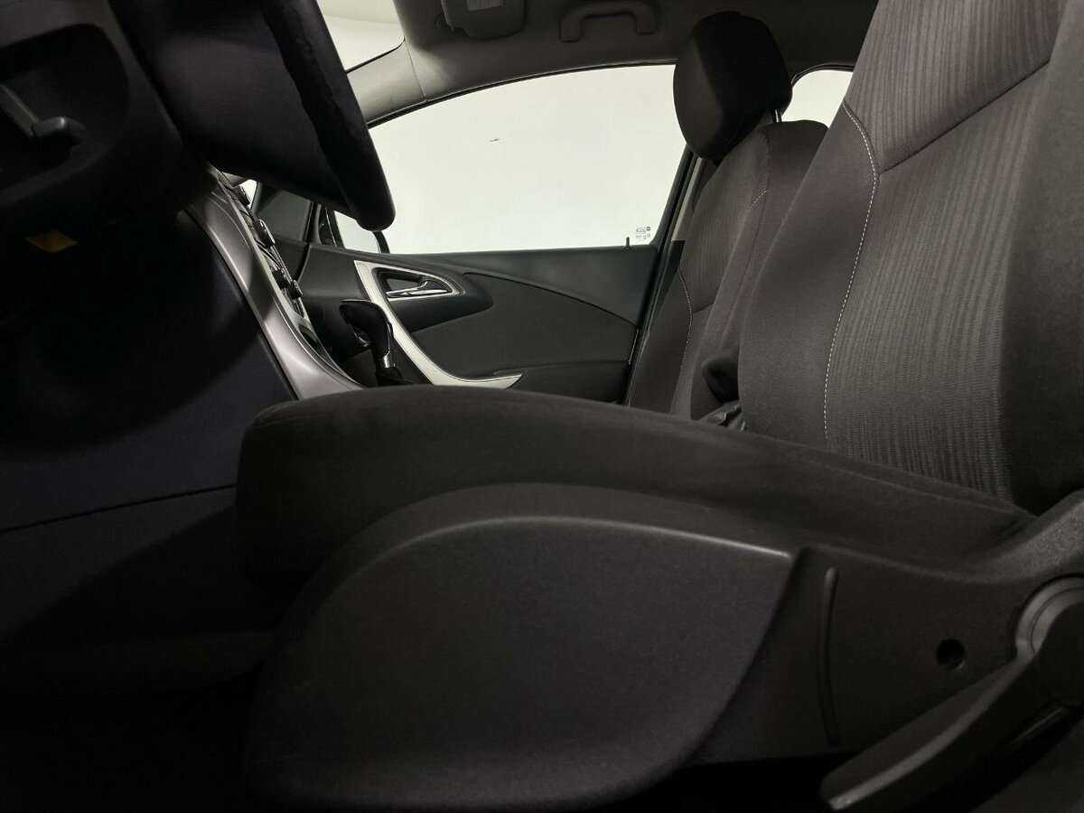 Купить Opel Astra, 2011, 169 901 км, фото №10