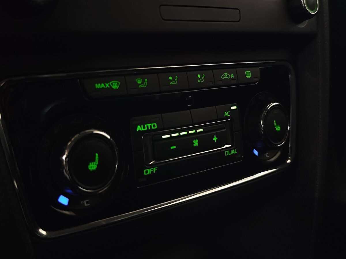 Купить Skoda Superb DSG, 2010, 243 000 км, фото №16