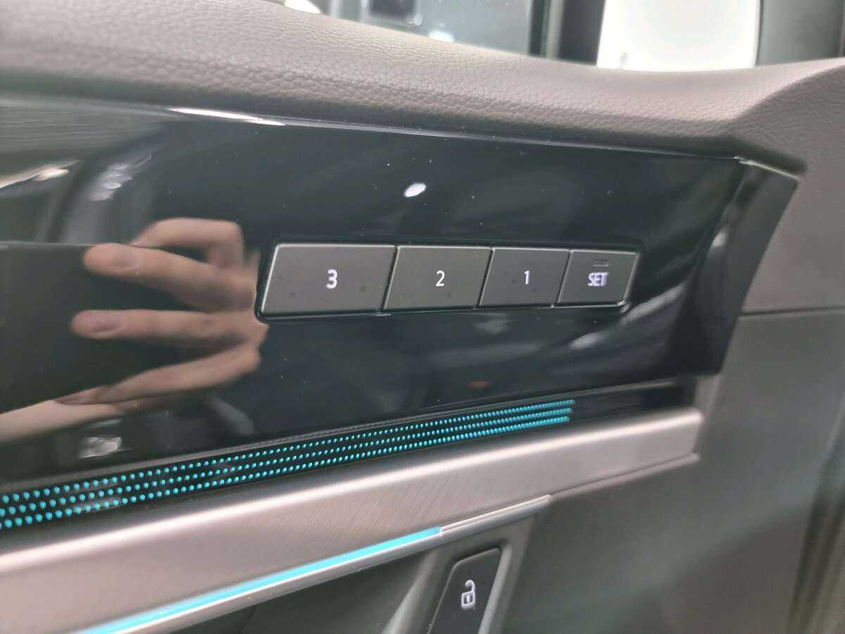 Купить Volkswagen Touareg, 2020, 81 299 км, фото №11