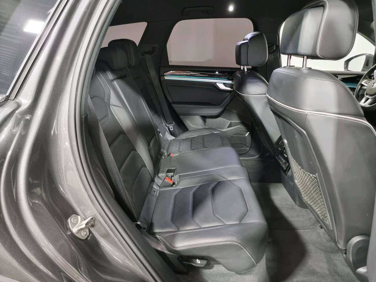 Купить Volkswagen Touareg, 2020, 81 299 км, фото №16
