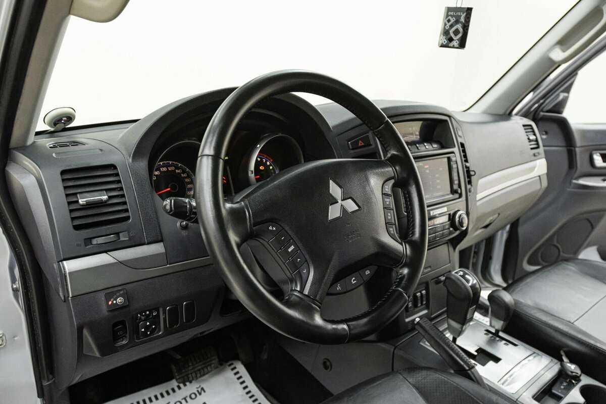 Купить Mitsubishi Pajero, 2011, 176 000 км, фото №9
