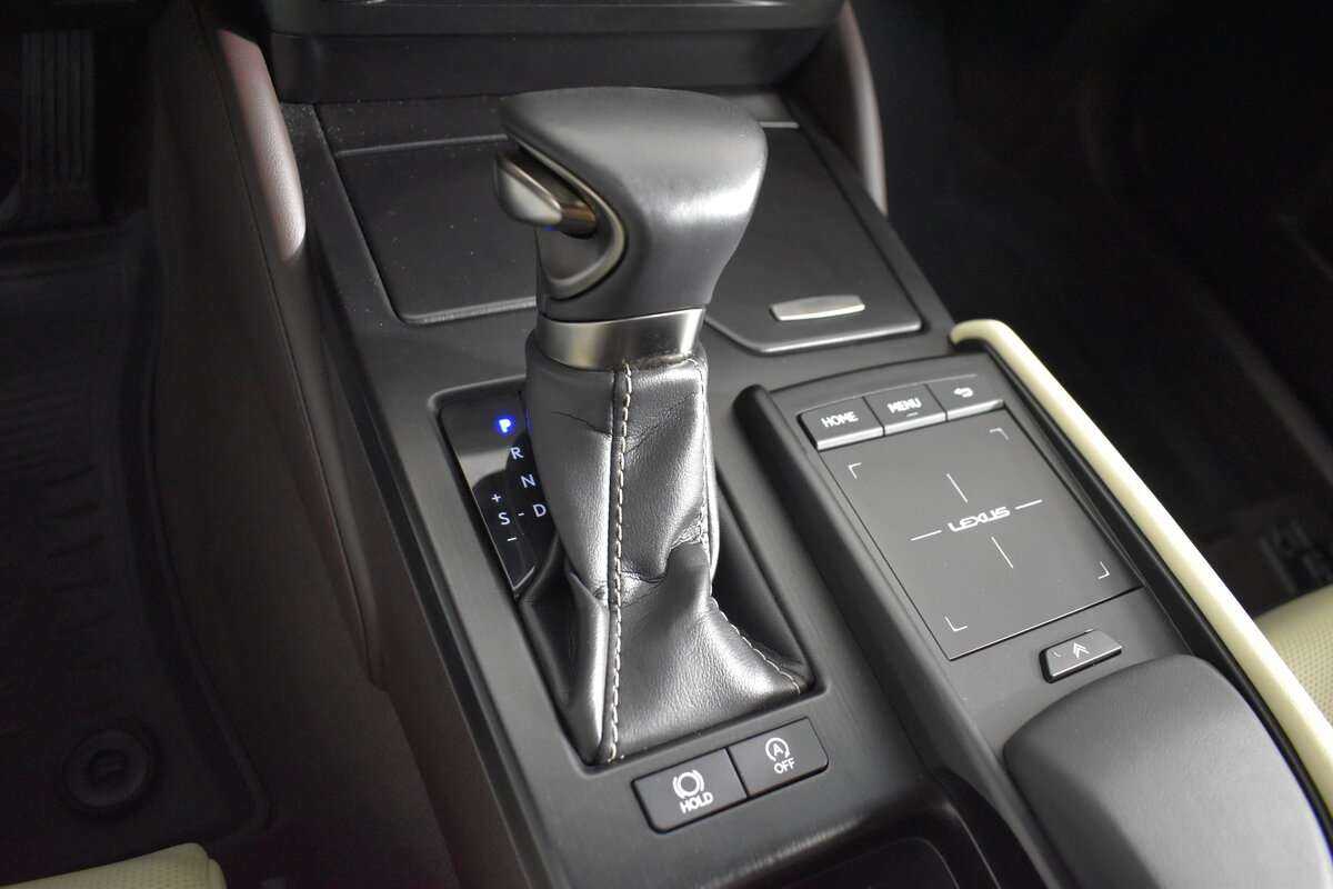 Купить Lexus ES 250, 2018, 65 000 км, фото №15