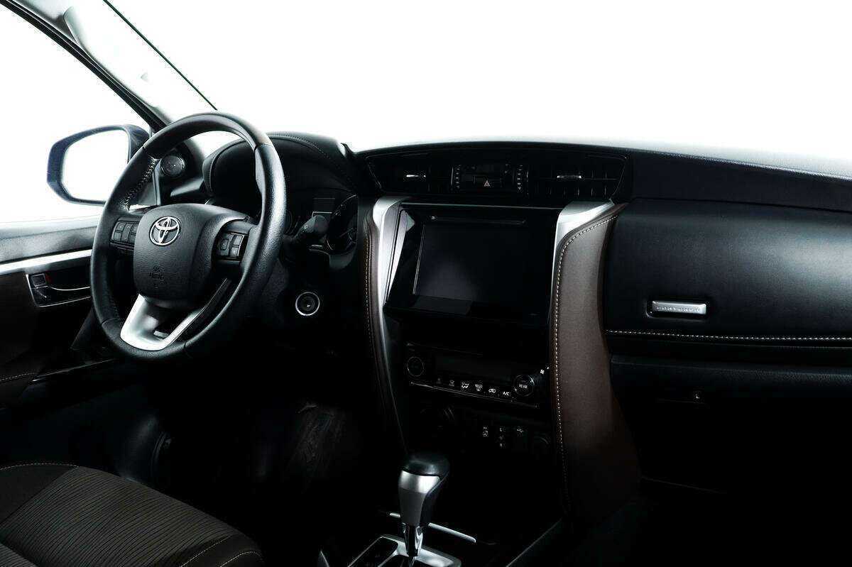 Купить Toyota Fortuner, 2018, 85 051 км, фото №9