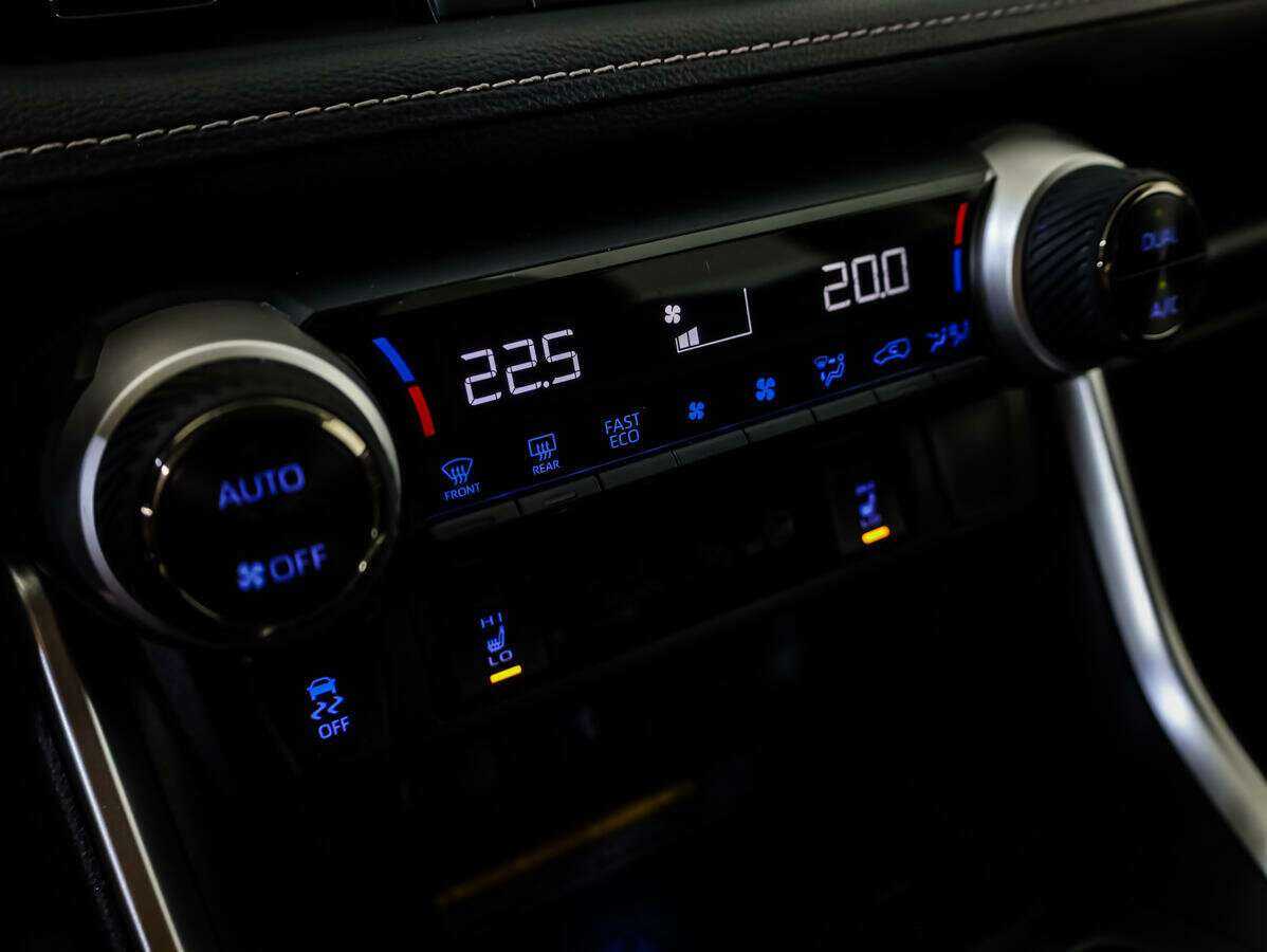 Купить Toyota RAV4, 2021, 60 877 км, фото №14