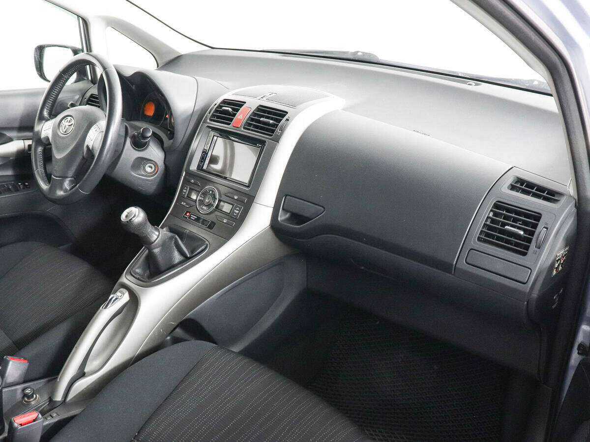 Купить Toyota Auris, 2007, 259 213 км, фото №10