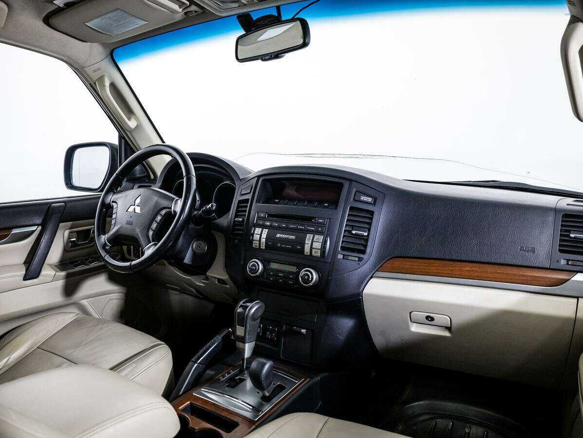 Купить Mitsubishi Pajero, 2008, 178 000 км, фото №9